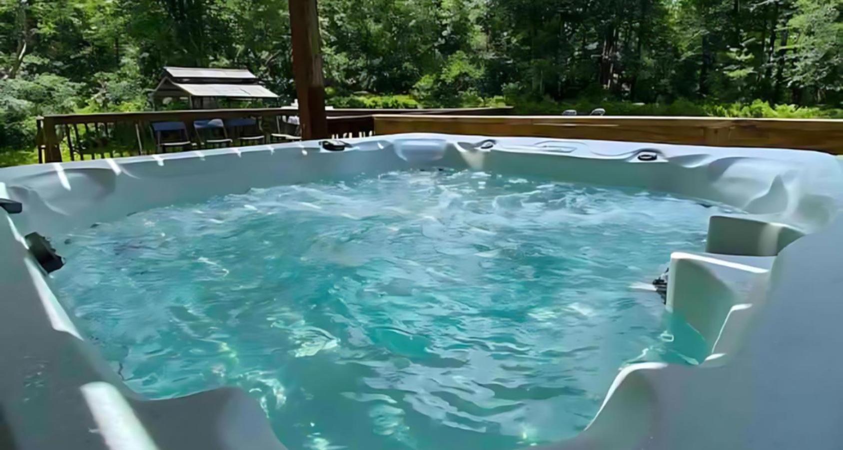 Peaceful Pocono Home With Hot Tub, Gym, & Office Long Pond Exteriér fotografie