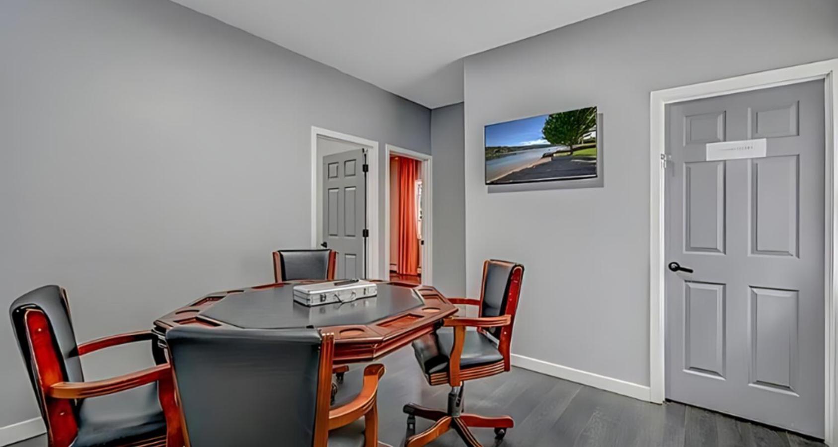 Peaceful Pocono Home With Hot Tub, Gym, & Office Long Pond Exteriér fotografie